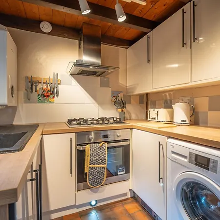 Cosy Cottage-tiny House Feriehus Kendal